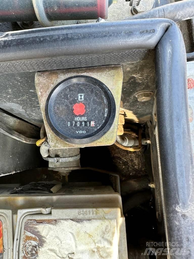 Bomag BW 138 AD Двойни барабанни ролки
