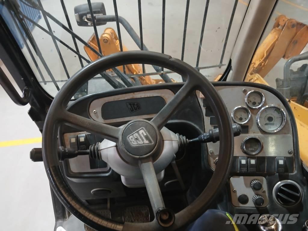 JCB 535 V 125 Телескопични товарачи