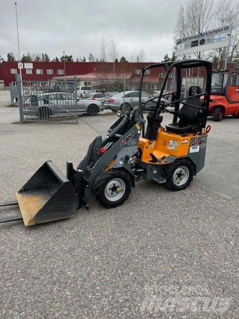 GiANT G 1200 Мини товарачи