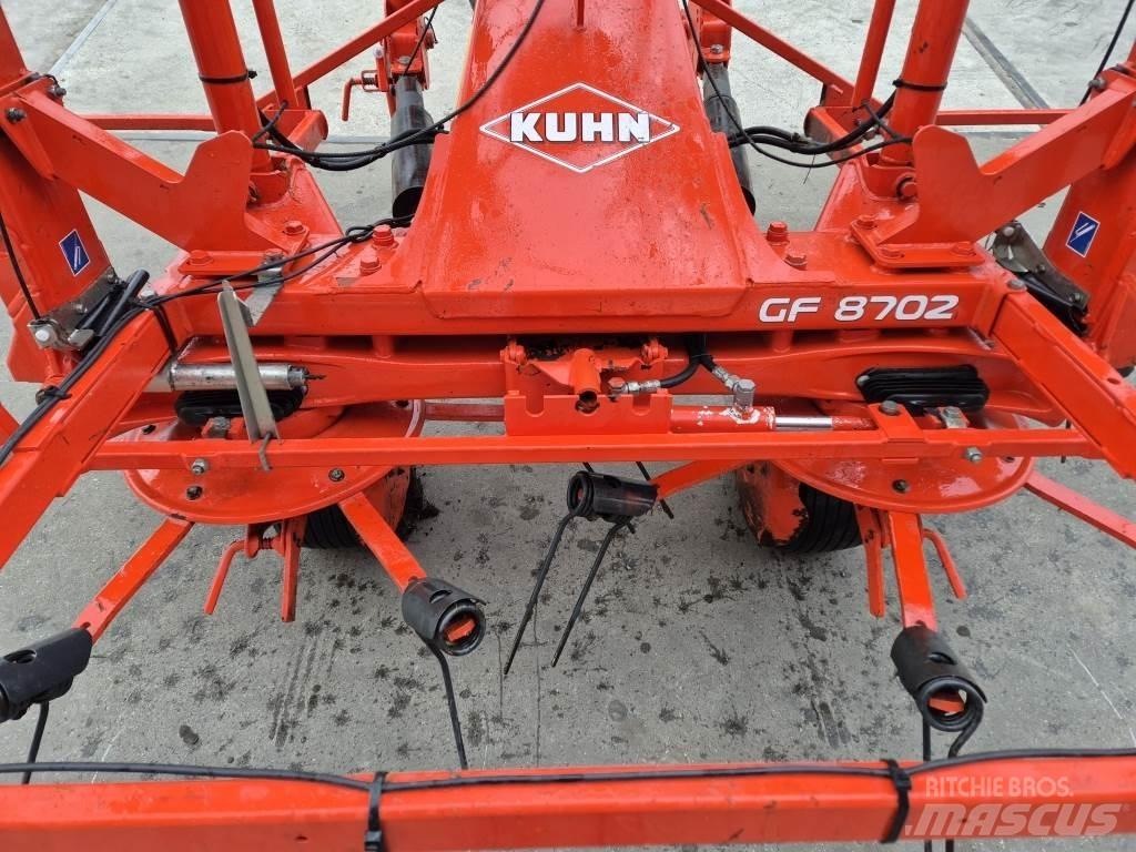 Kuhn 8702 Гребла и сенообръщачки