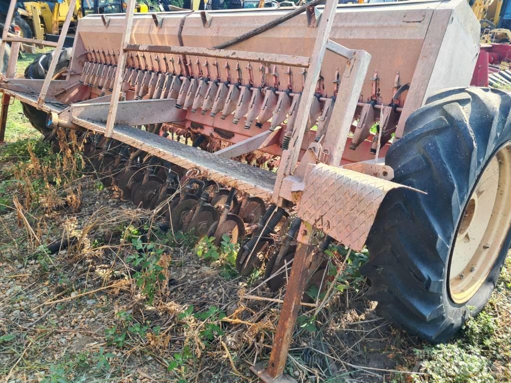 Kuhn 4M Комбинирани редосеялки