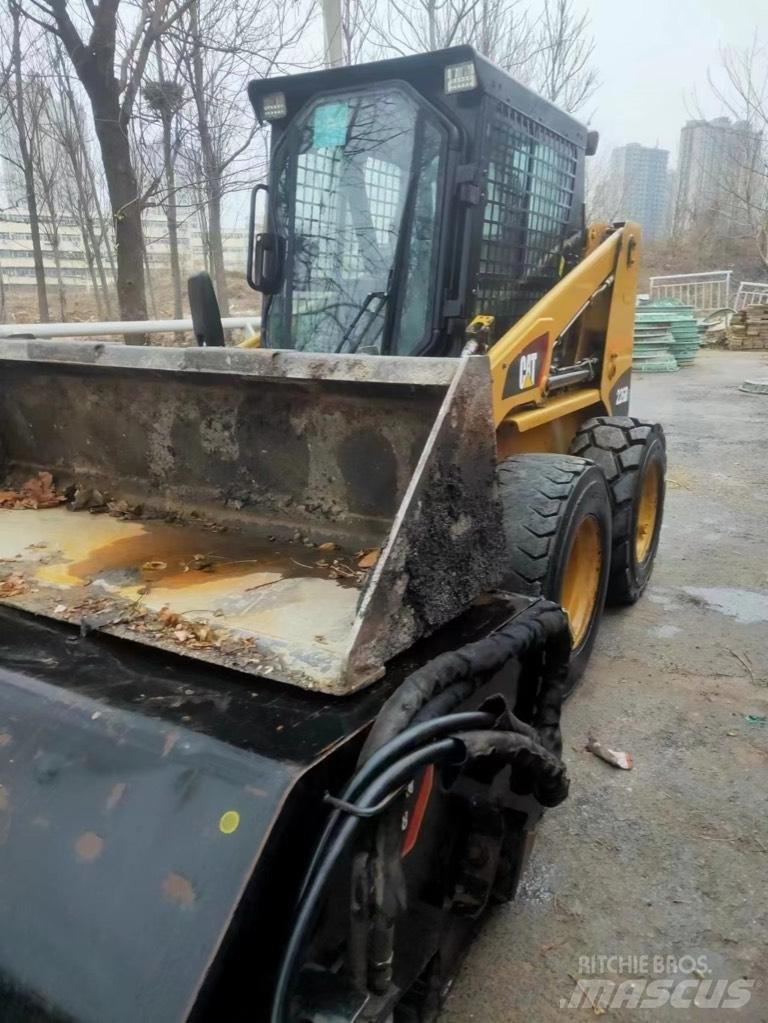 CAT 226 B Мини товарачи
