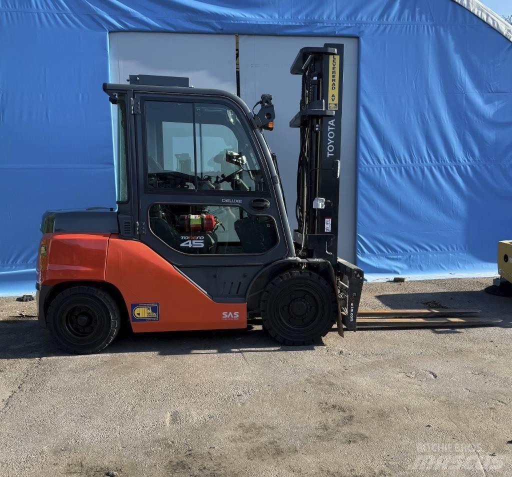 Toyota truck 8 FD40N Дизелови камиони