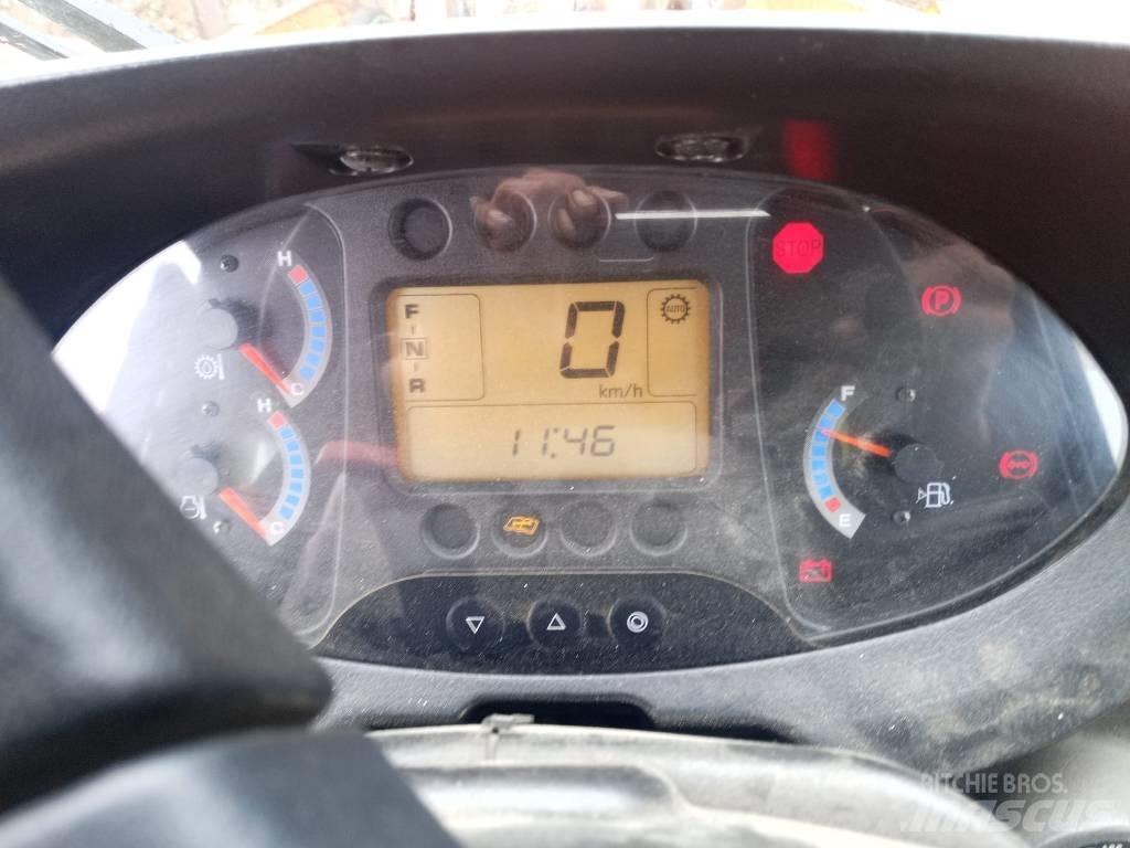 Hitachi ZW 220 Колесни товарачи