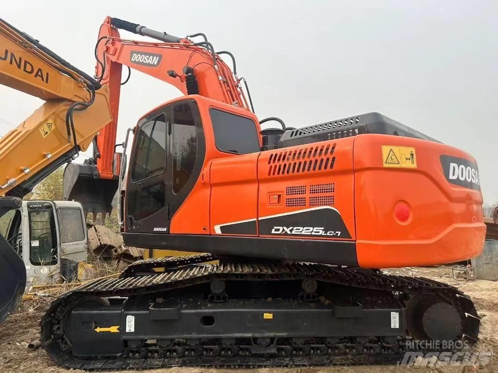 Doosan DX225LC-9C Верижен екскаватор
