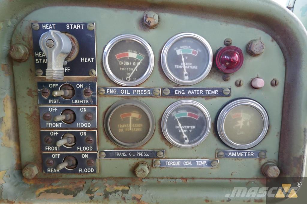 CAT D7F Ex-army Верижни булдозери
