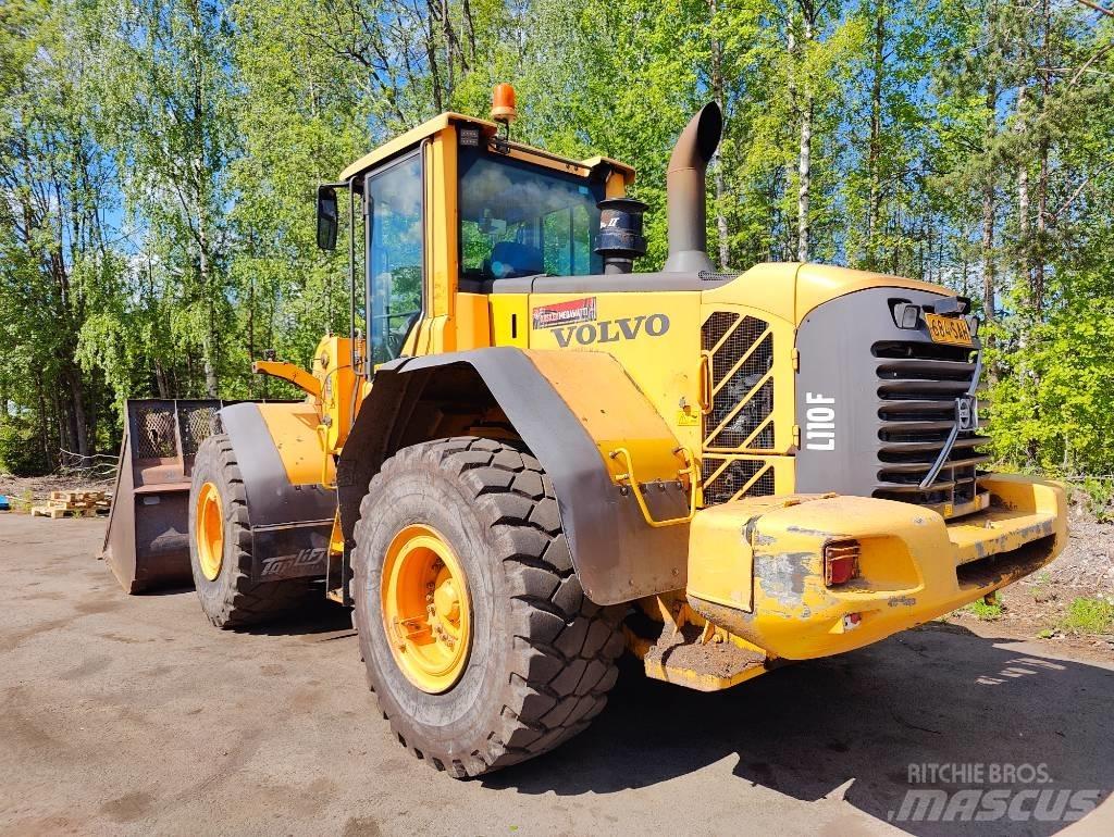 Volvo 110F Колесни товарачи