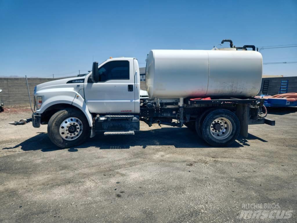 Ford F 650 SD Цистерни за вода
