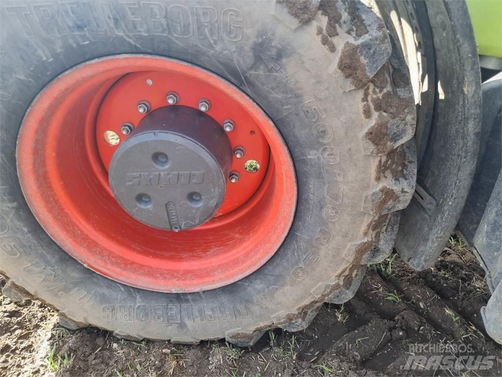 CLAAS Axion 850 Трактори