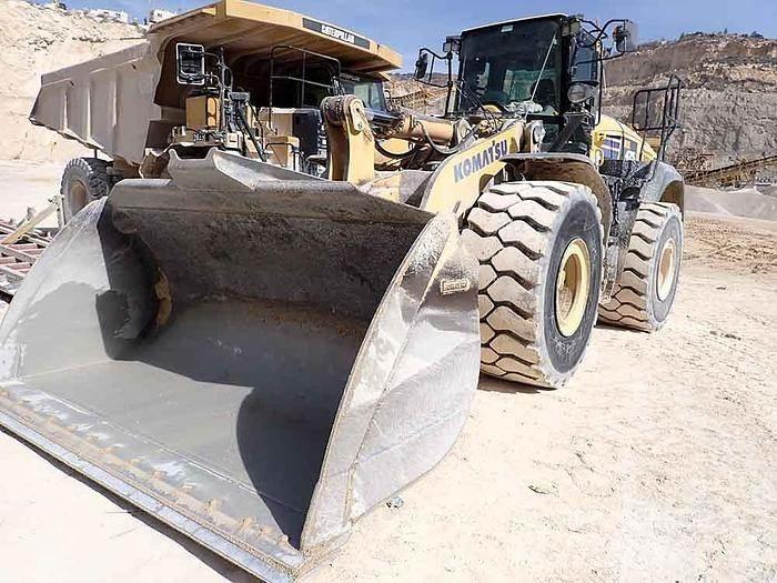 Komatsu WA475 Колесни товарачи