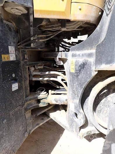 Komatsu WA475 Колесни товарачи
