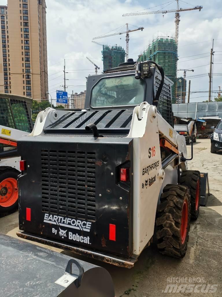 Bobcat S 16 Мини товарачи
