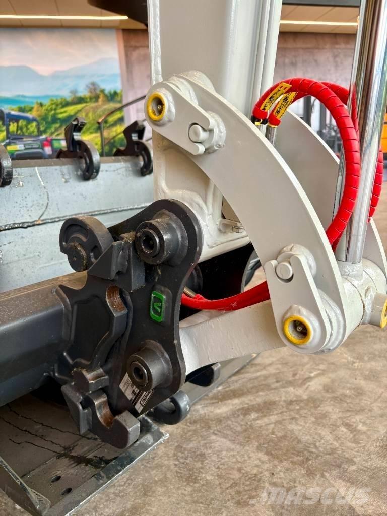 Takeuchi TB 225 Мини екскаватори < 7 т