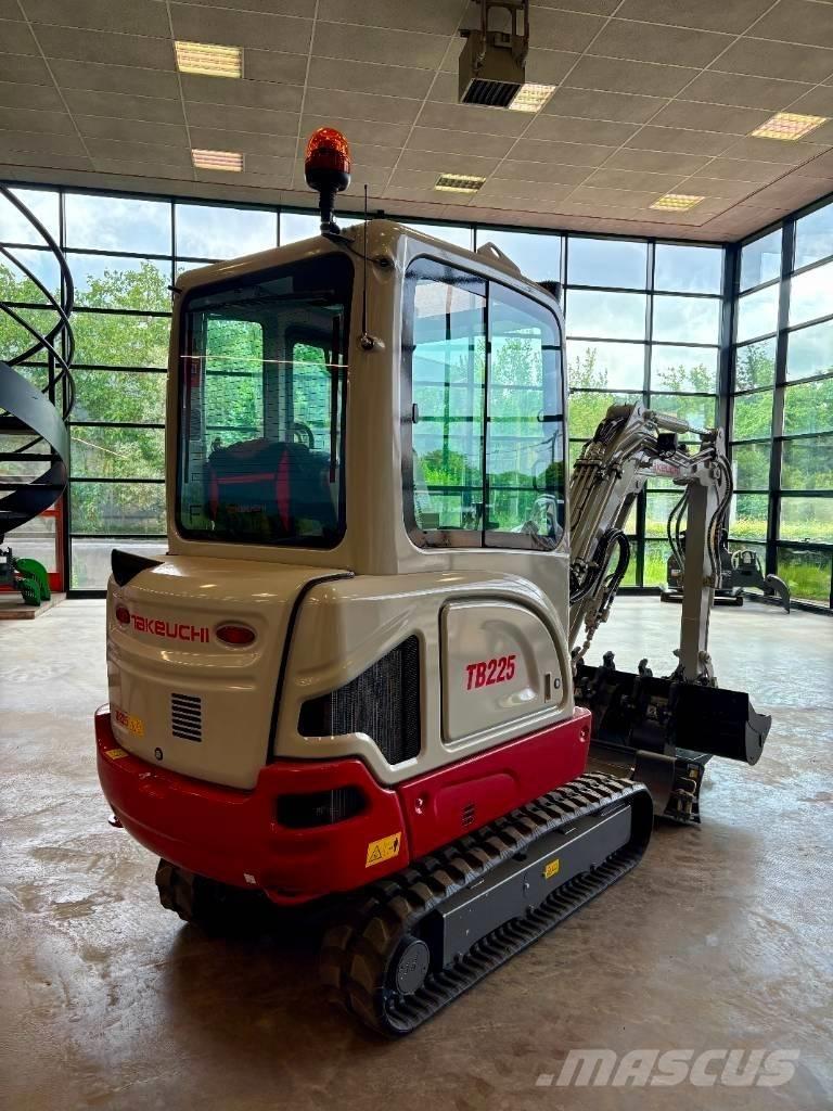Takeuchi TB 225 Мини екскаватори < 7 т