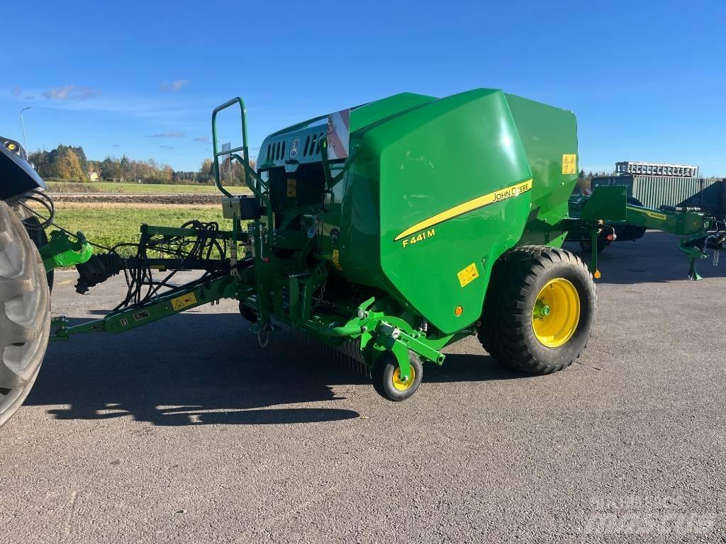 John Deere F441M Сламопреси за кръгли бали
