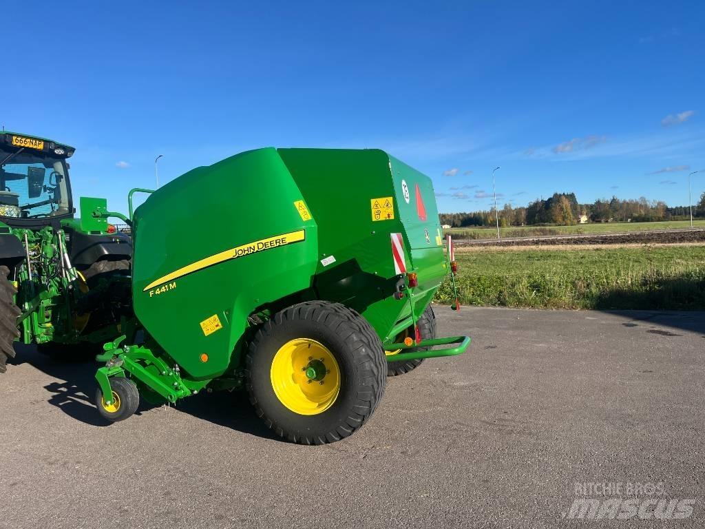 John Deere F441M Сламопреси за кръгли бали

