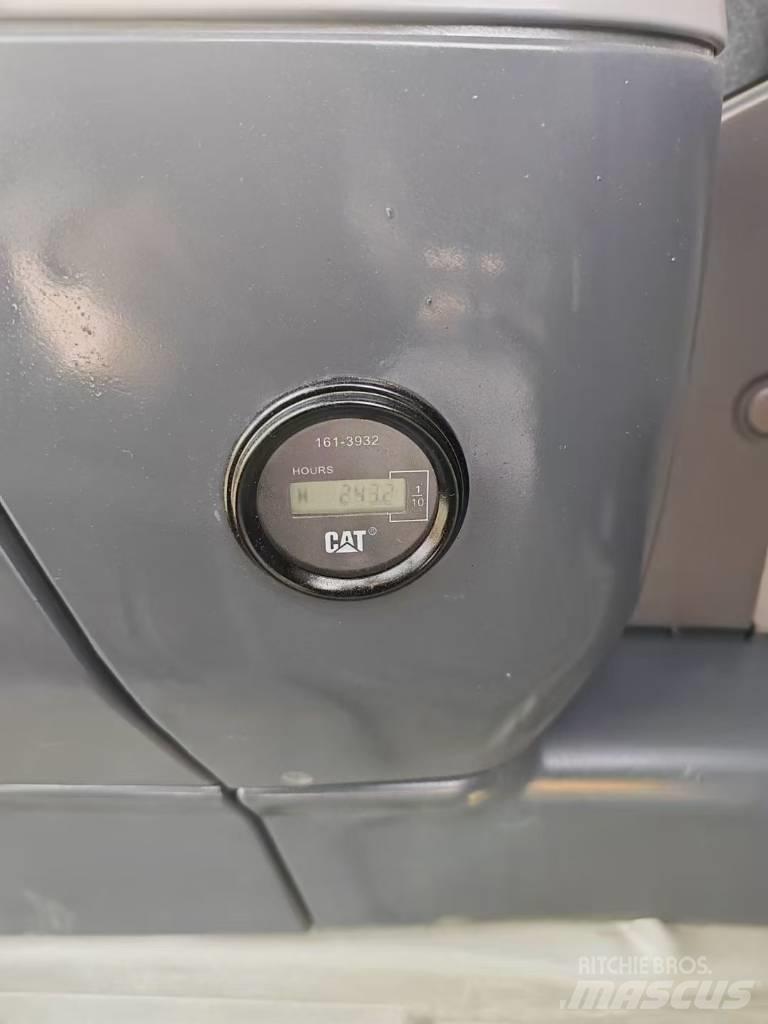 CAT 340D2L Верижен екскаватор