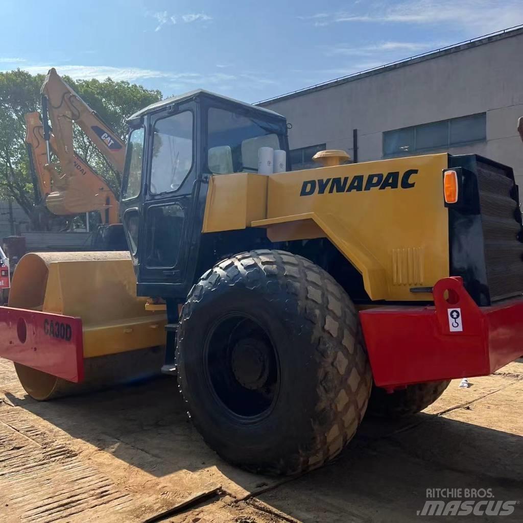 Dynapac CA 30 D Еднобарабанни ролки
