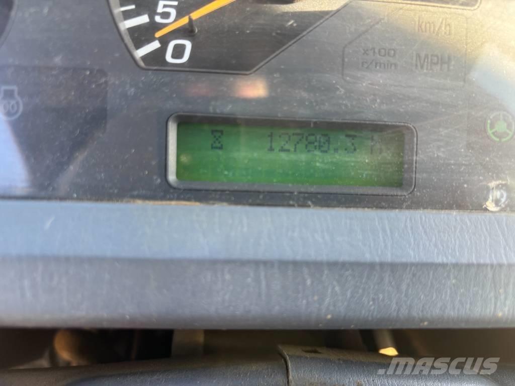 Komatsu WA250-6 Колесни товарачи