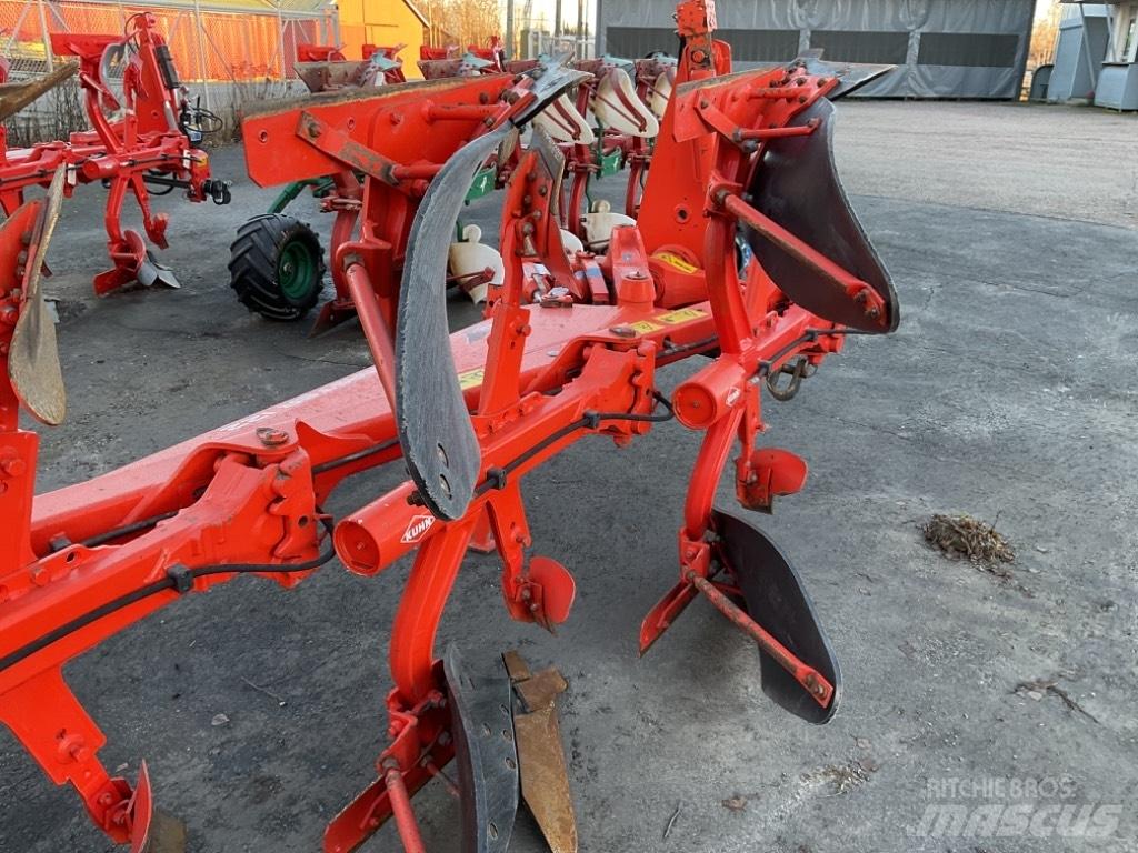 Kuhn Vari-Master 122 Реверсивни плугове