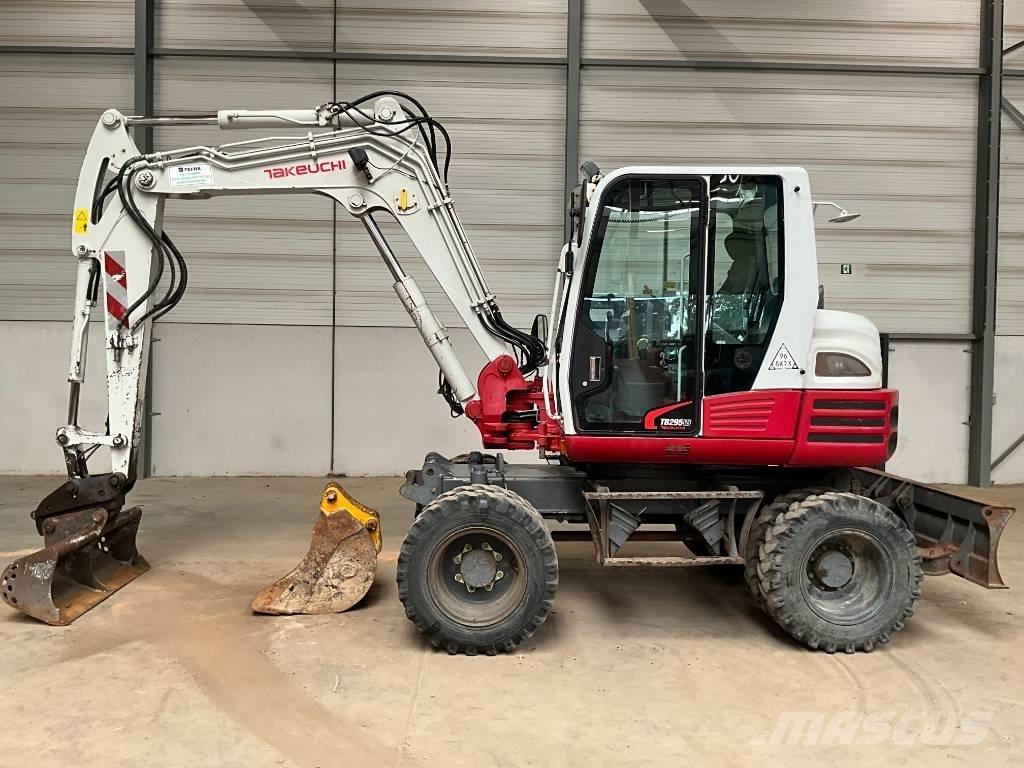 Takeuchi TB 295 W Колесни екскаватори