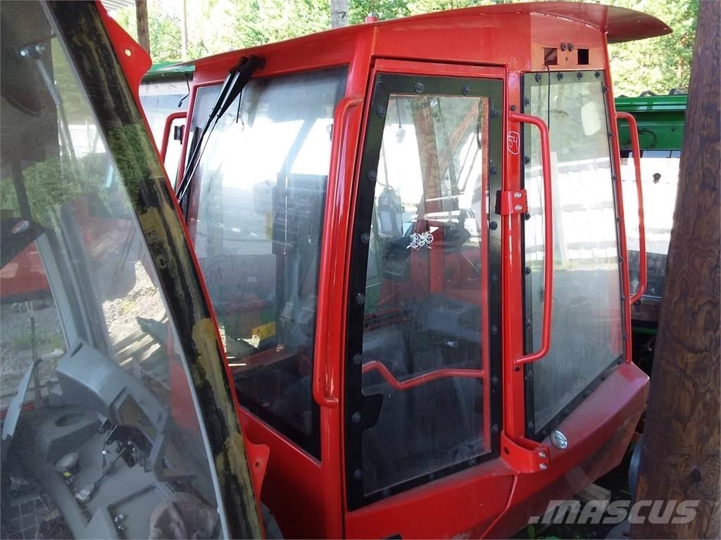Komatsu 895 Кабина
