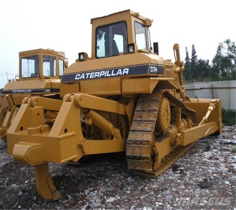 CAT D7H Верижни булдозери
