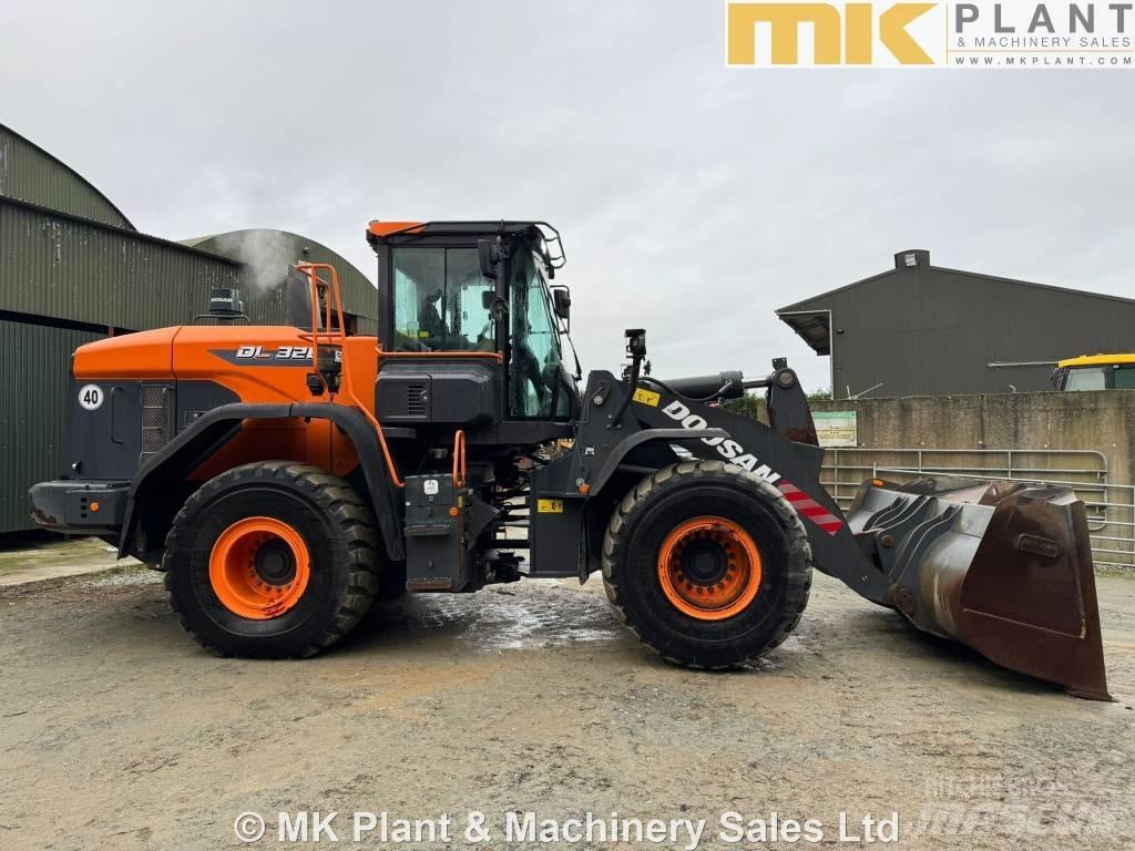 Doosan DL 320-7 Колесни товарачи