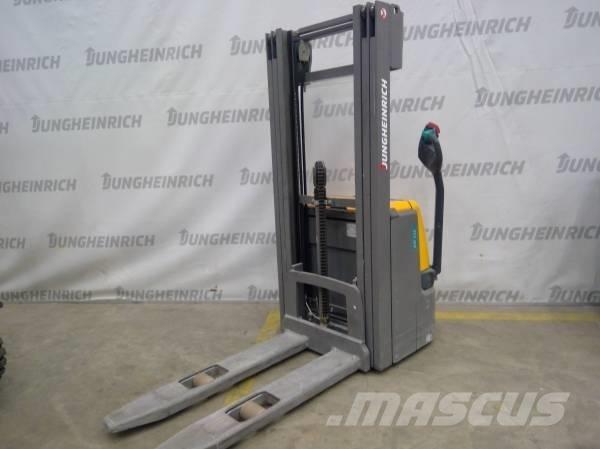 Jungheinrich EJC 112 Колички високоповдигачи с теглич
