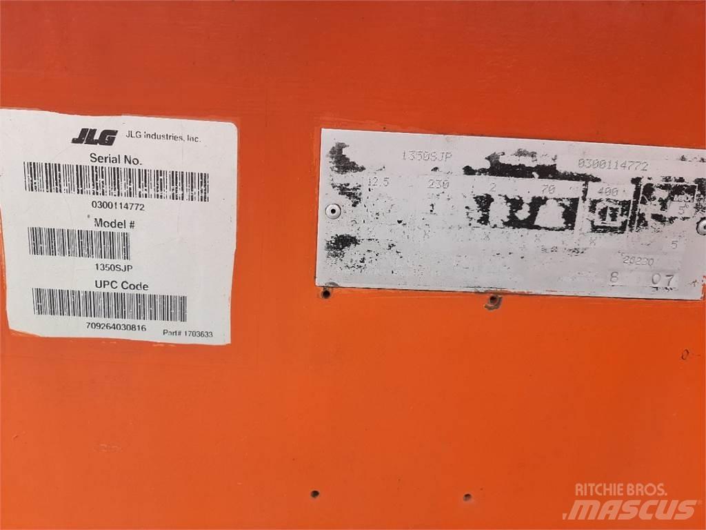 JLG 1350SJP Телескопични повдигачи
