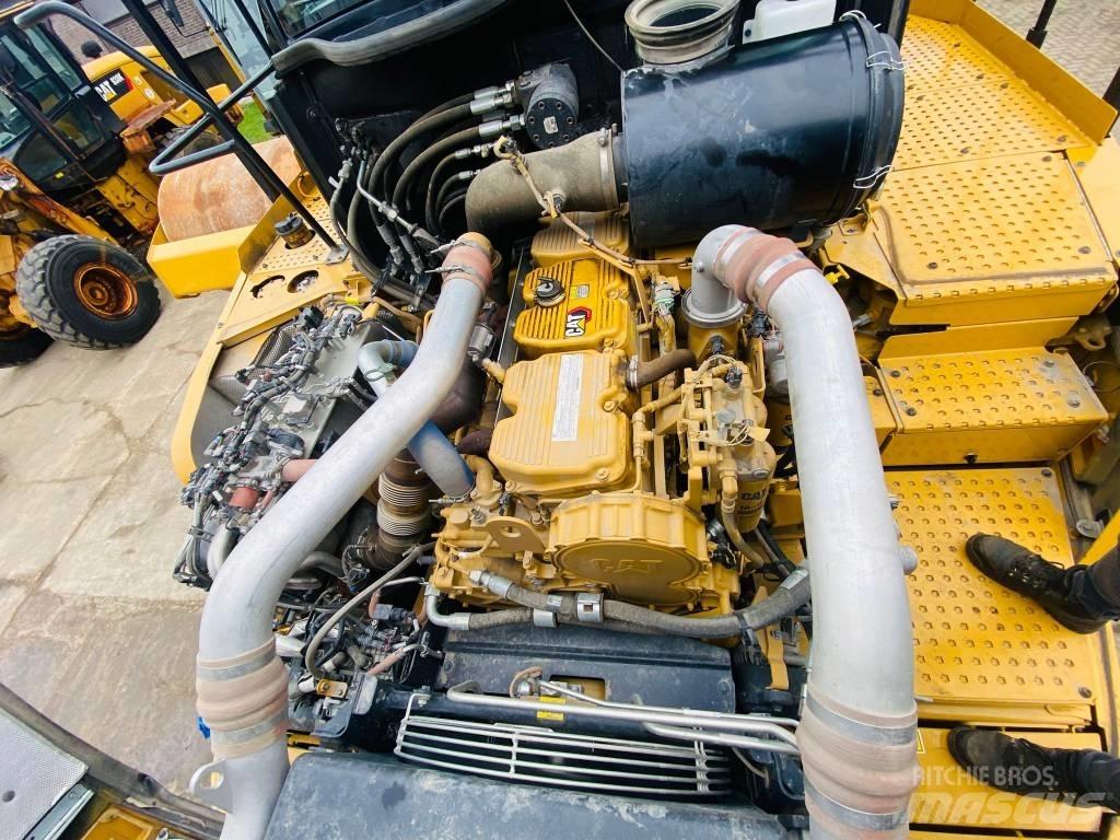 CAT 745 Дъмпери/моторни превозни средства
