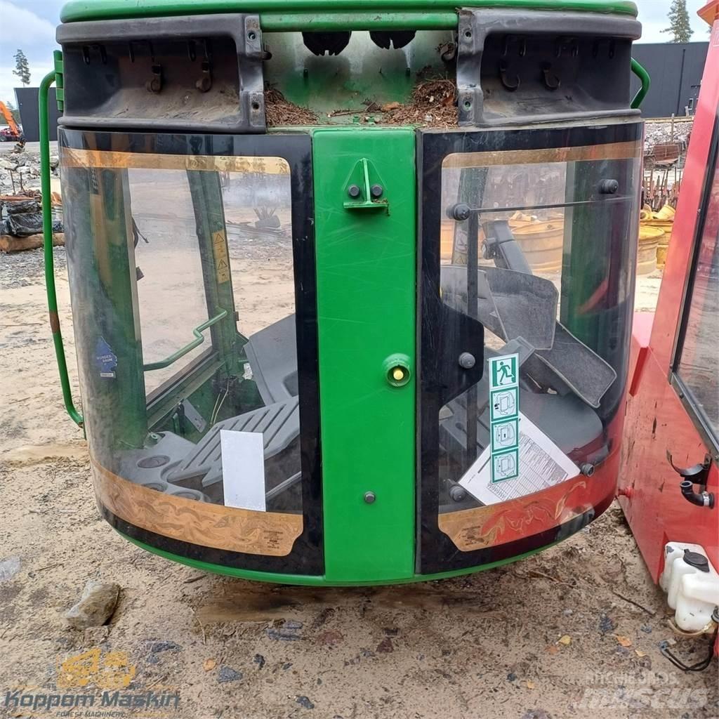 John Deere 1270e Кабина