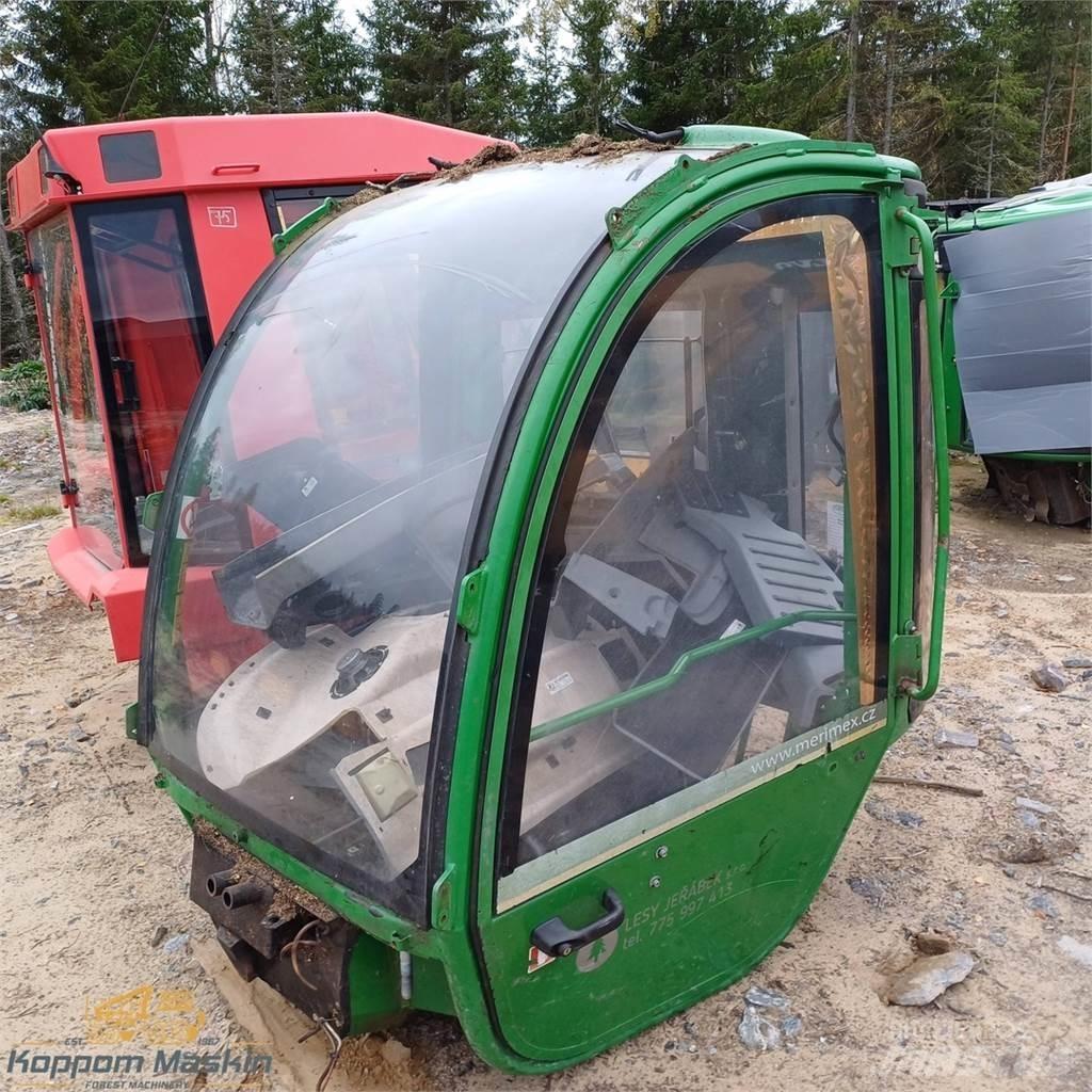John Deere 1270e Кабина