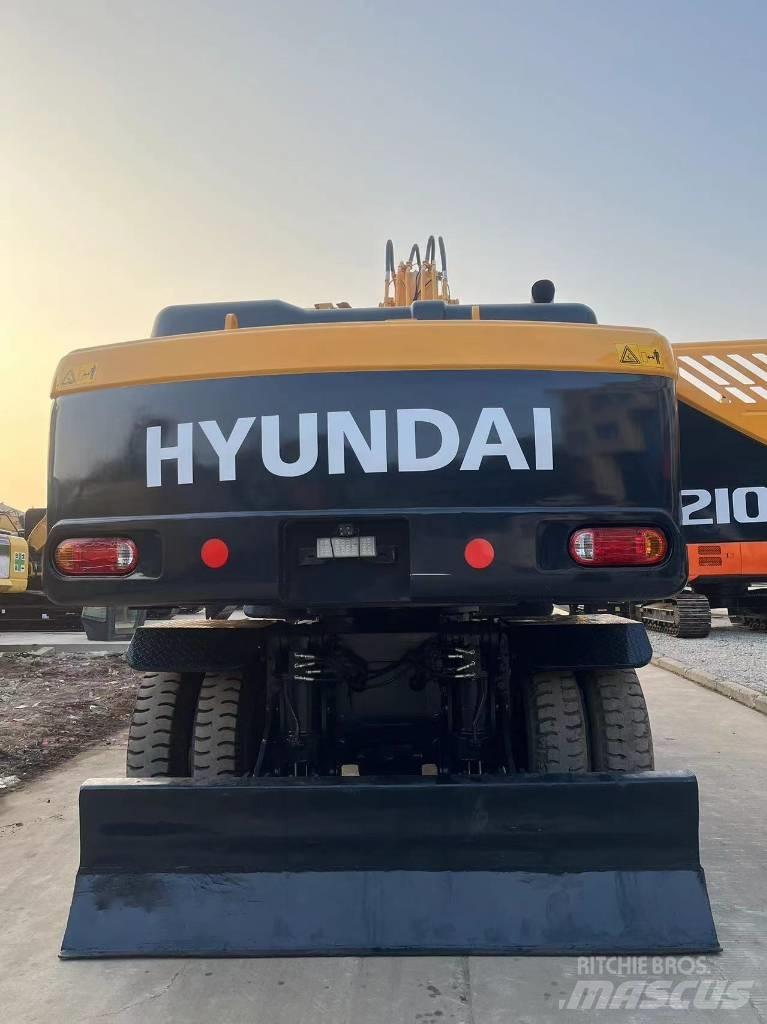 Hyundai R210W-9 Колесни екскаватори