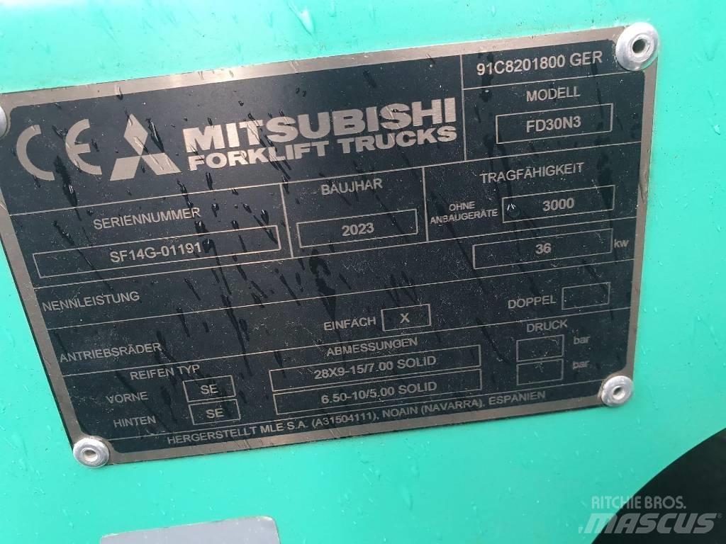 Mitsubishi FD 30 N Дизелови камиони