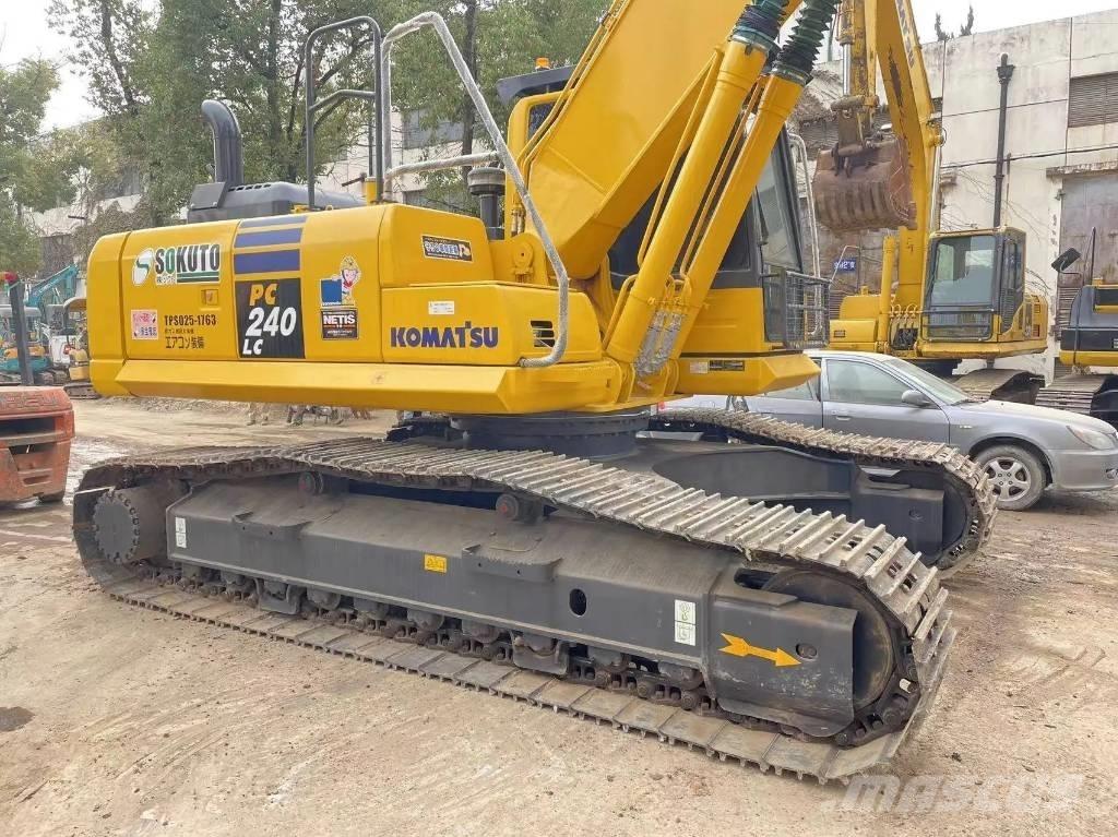 Komatsu PC240-8 Верижен екскаватор