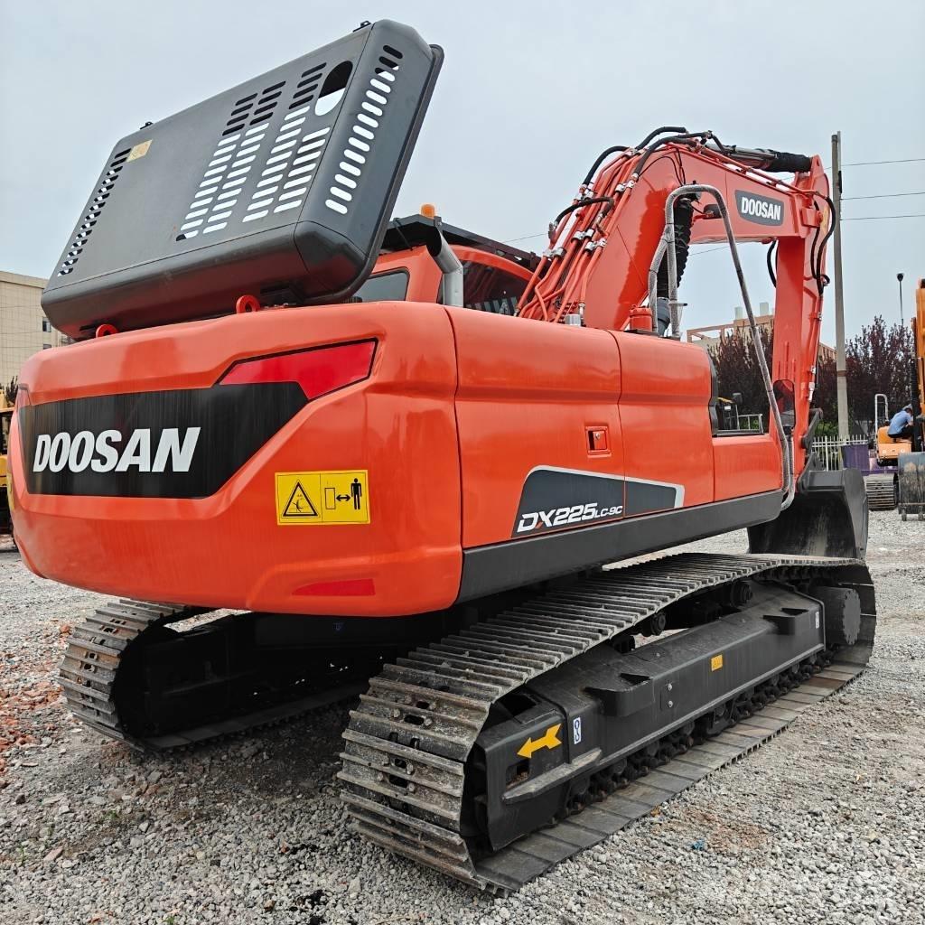 Doosan DX 225 LCA Верижен екскаватор