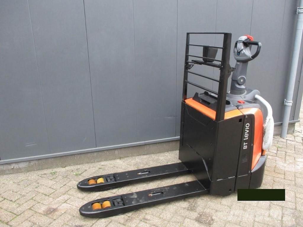 Toyota LPE 200 Транспалетни колички с платформи