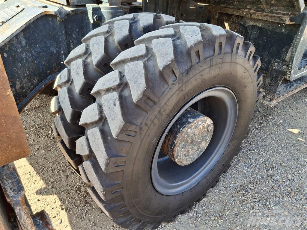 Hyundai HW 210 A Колесни екскаватори