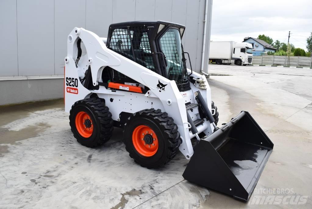Bobcat S 250 Мини товарачи
