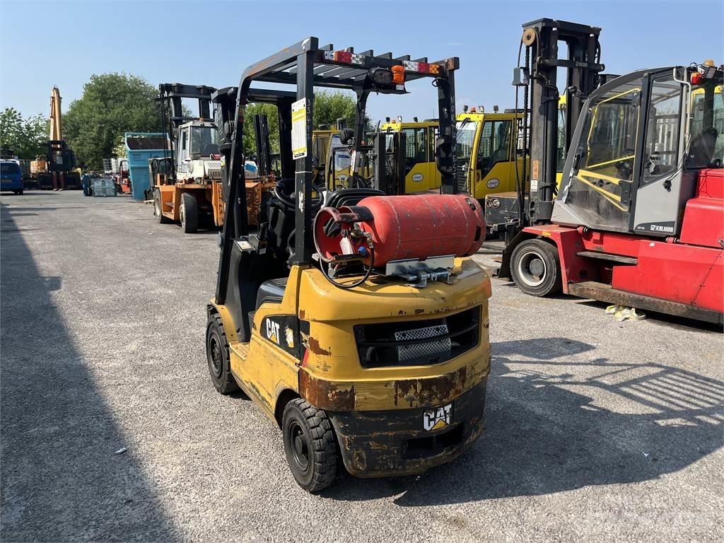 CAT GP18N Камиони с АГУ