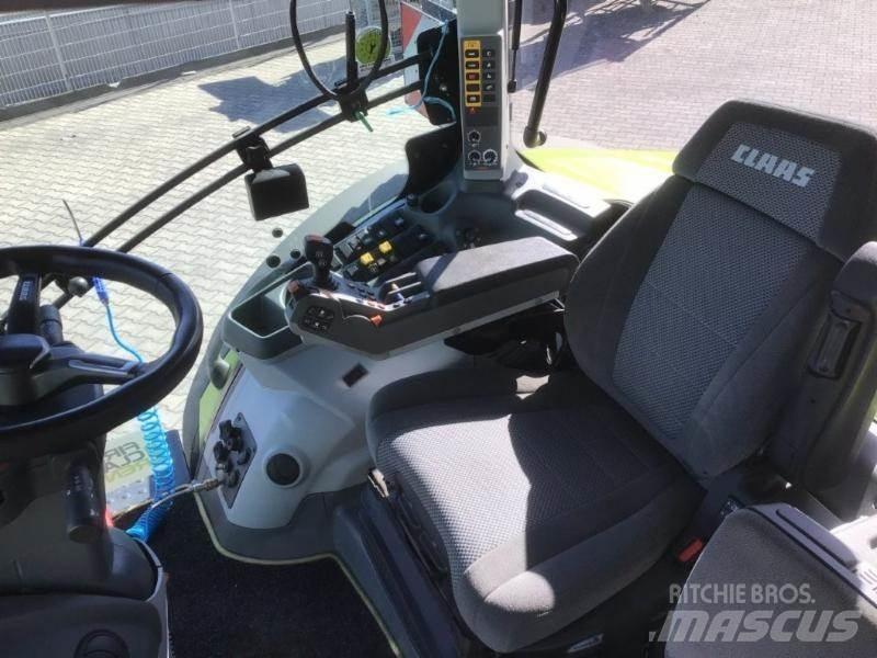 CLAAS AXION 850 Трактори
