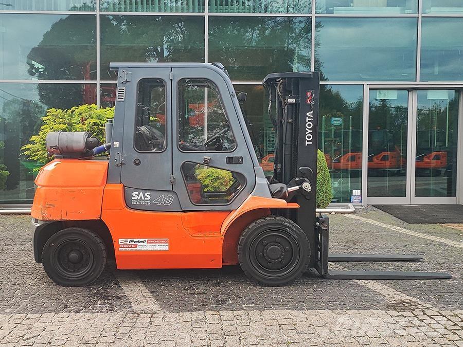 Toyota 02-7FD35 Дизелови камиони