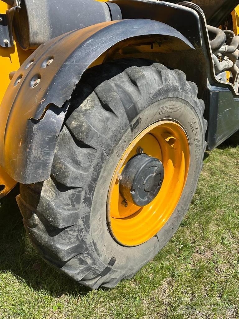JCB 540-140 Телескопични товарачи