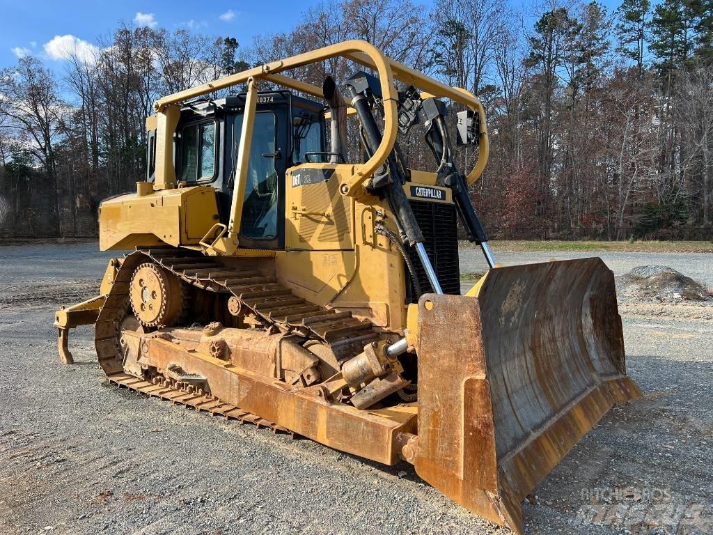 CAT D 6 T XL Верижни булдозери
