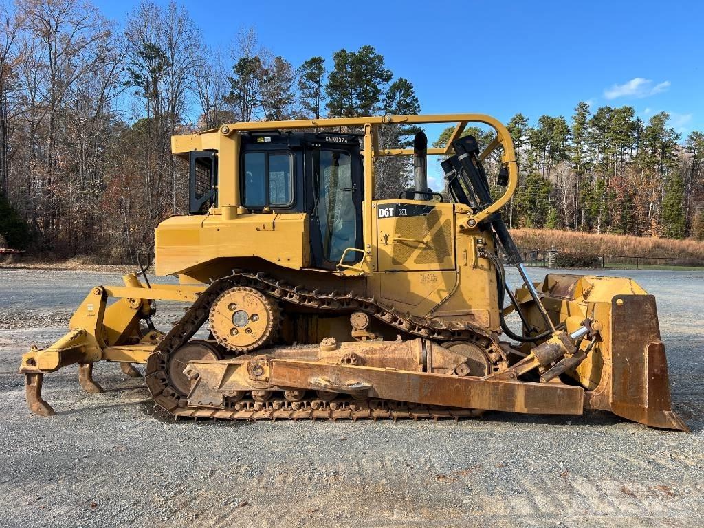 CAT D 6 T XL Верижни булдозери
