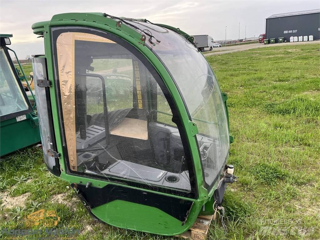 John Deere 1470E Кабина