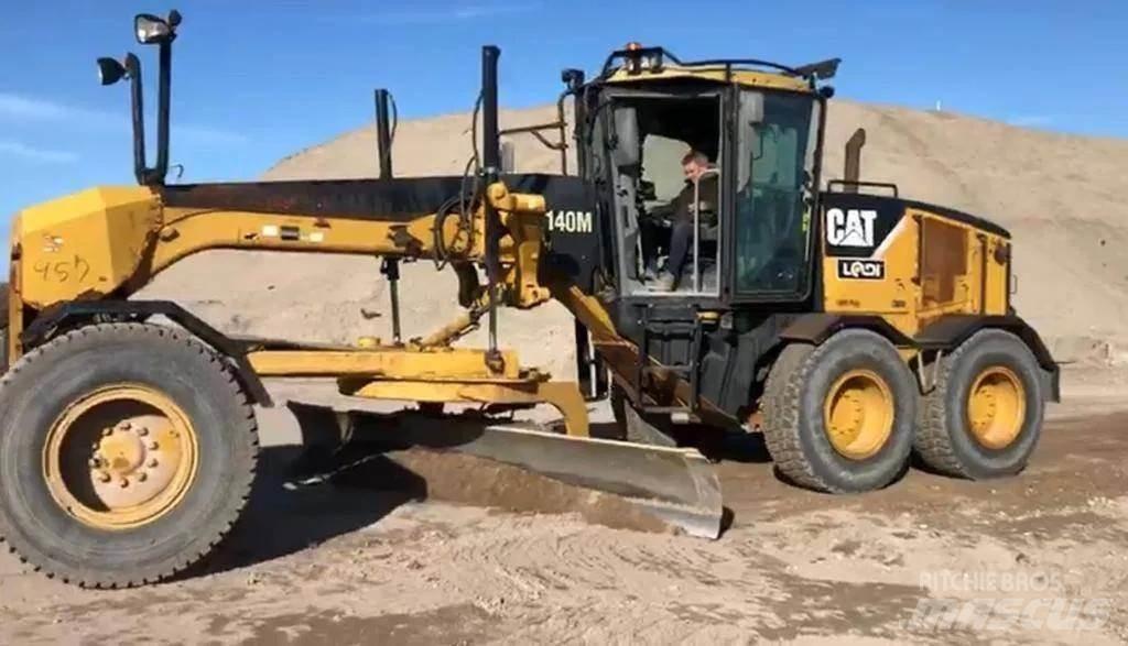 CAT 140M Грейдери