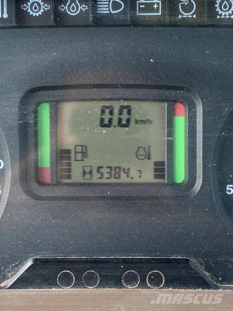 John Deere 6534 Трактори