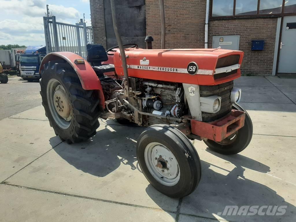 Massey Ferguson 158 Трактори